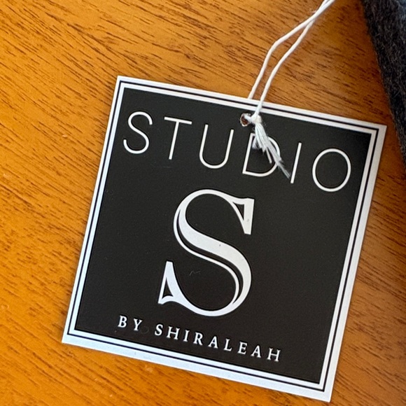 NWT Shiraleah Grey Wool Felt Clutch-Green & Blue Floral Applique,  Blue Lining - Picture 2 of 10